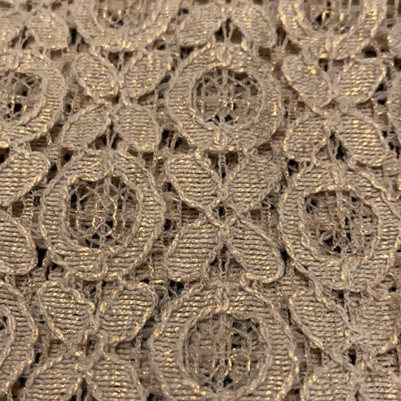 Like New Loft XOXO Lace Top - Picture 3 of 4